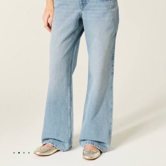 Hollister Low-rise Light Wash Wide-Leg Women's Jeans - Picture 3 of 5